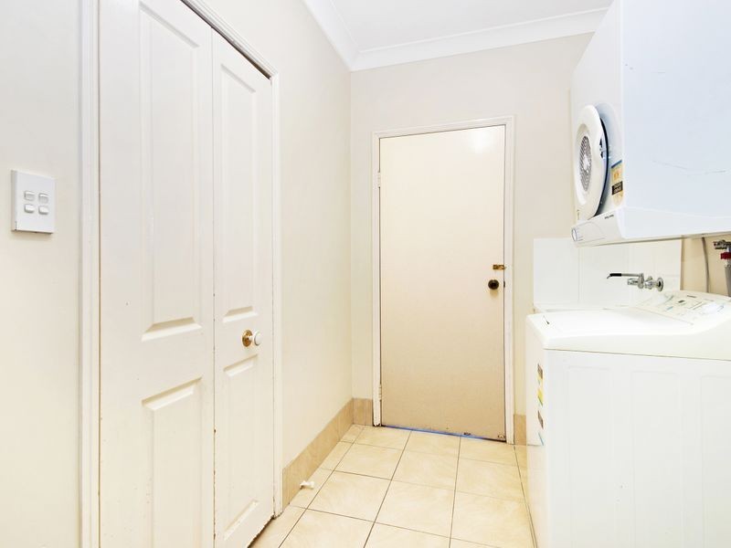 2B Cassandra Close, Mooroobool QLD 4870