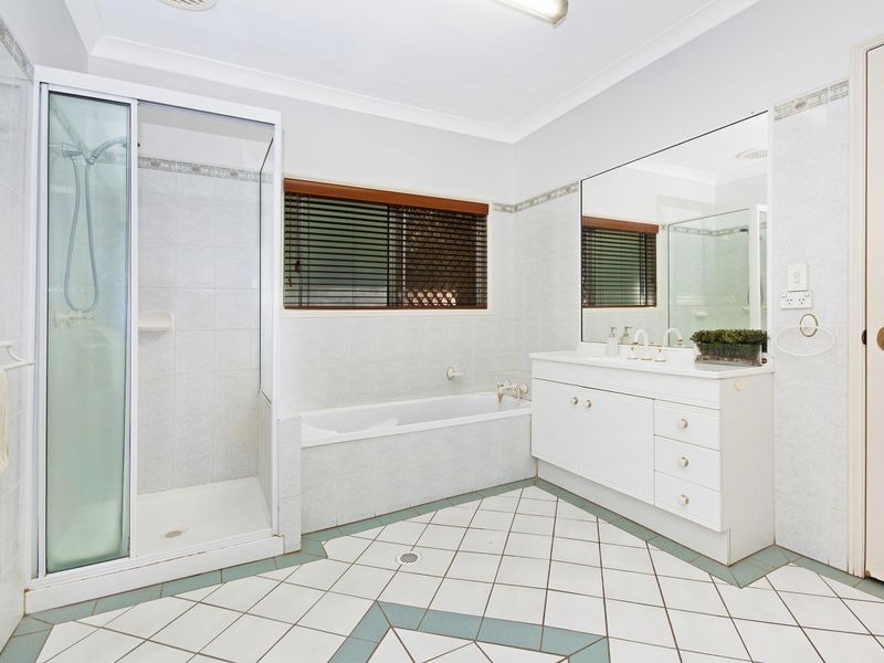 2B Cassandra Close, Mooroobool QLD 4870