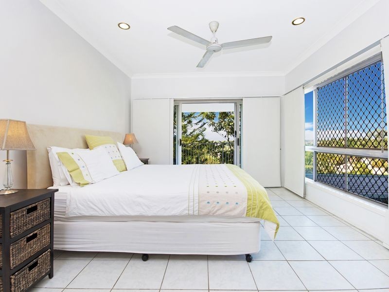 2B Cassandra Close, Mooroobool QLD 4870