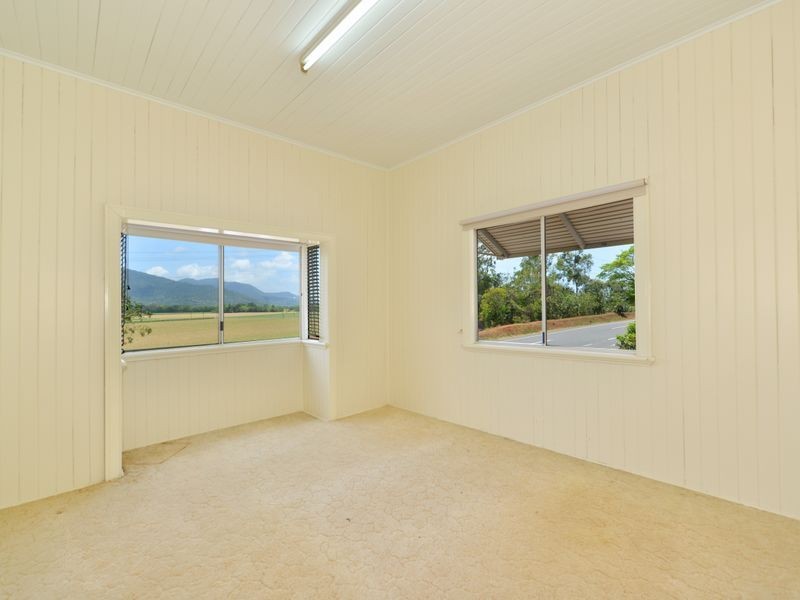 263 Kamerunga Rd, Freshwater QLD 4870