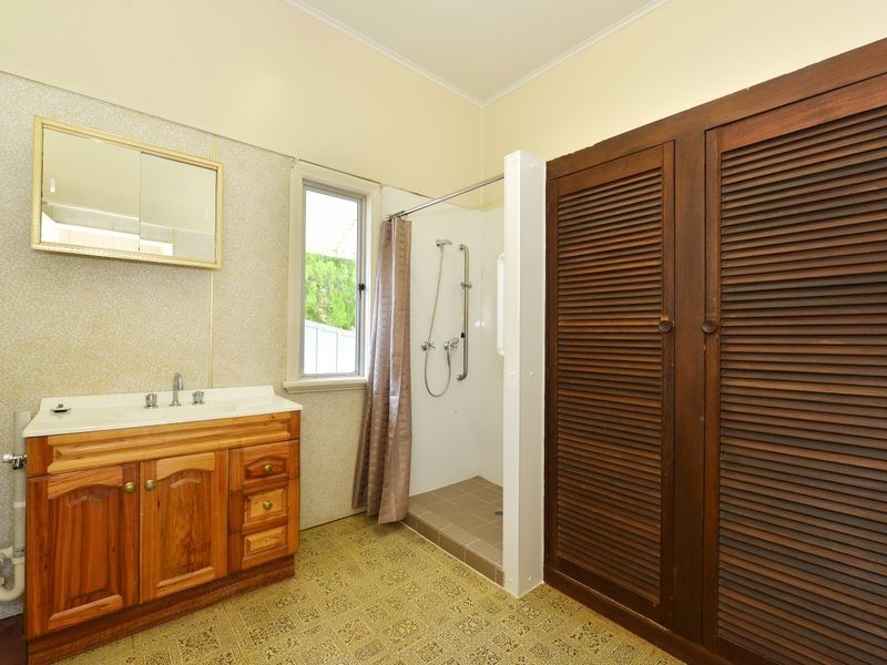 263 Kamerunga Rd, Freshwater QLD 4870