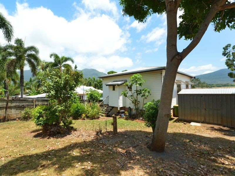 263 Kamerunga Rd, Freshwater QLD 4870