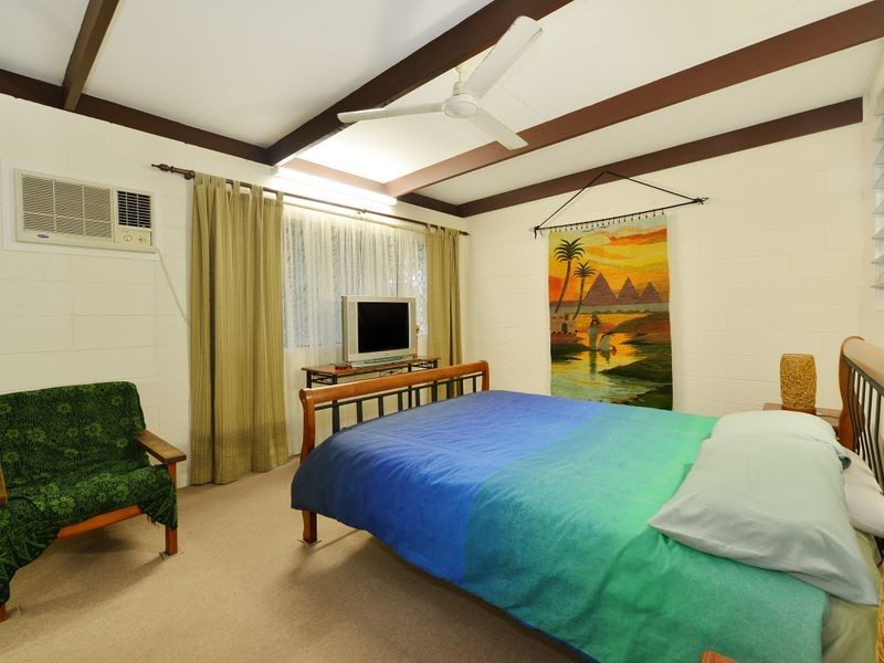 10/323 Mcleod Street, Cairns North QLD 4870