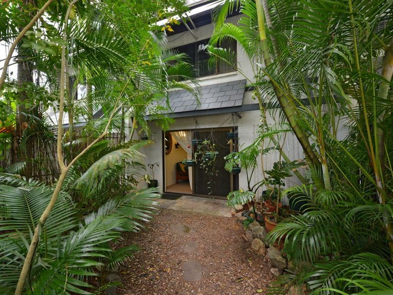 10/323 Mcleod Street, Cairns North QLD 4870