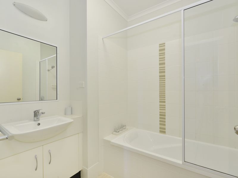 4/15 Clare Street, Parramatta Park QLD 4870
