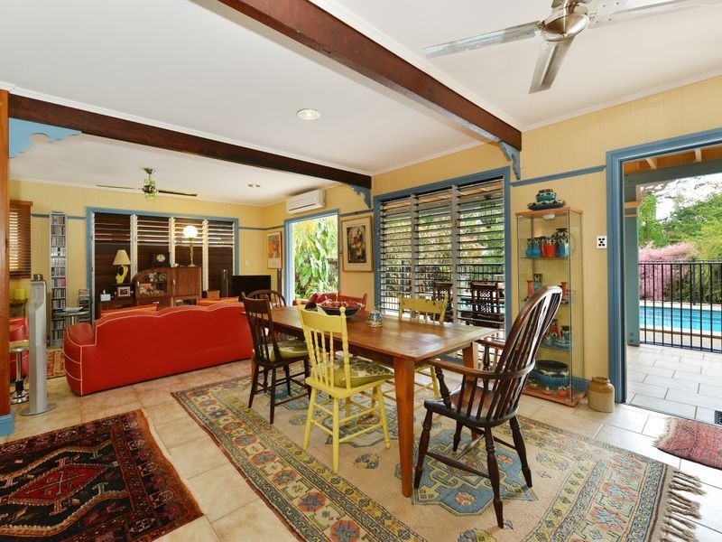 6 Lomatia Close, Redlynch QLD 4870