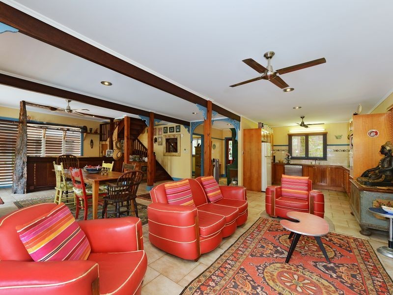 6 Lomatia Close, Redlynch QLD 4870