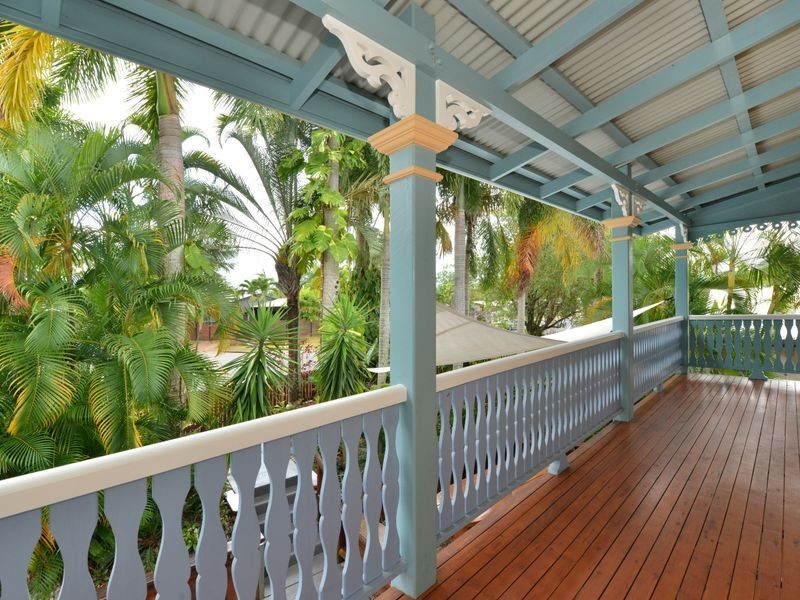 6 Lomatia Close, Redlynch QLD 4870