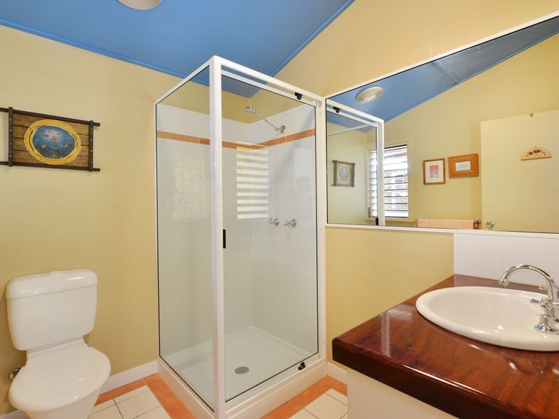 6 Lomatia Close, Redlynch QLD 4870