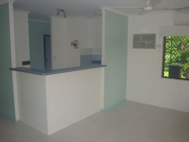 4/2 Hollett Close, Manunda QLD 4870