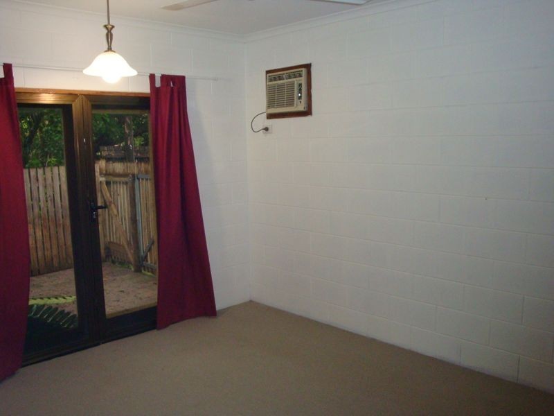 4/2 Hollett Close, Manunda QLD 4870