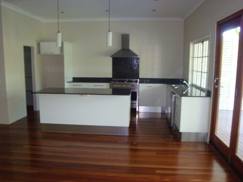 7 Hudson Street, Whitfield QLD 4870