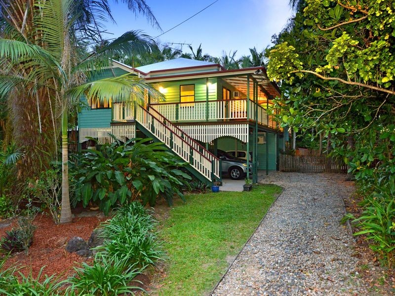 11 Mason Street, Stratford QLD 4870