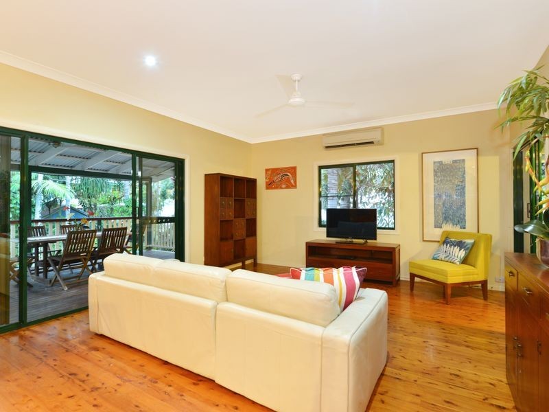 11 Mason Street, Stratford QLD 4870