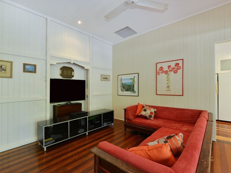 231 Mcmanus Street, Whitfield QLD 4870