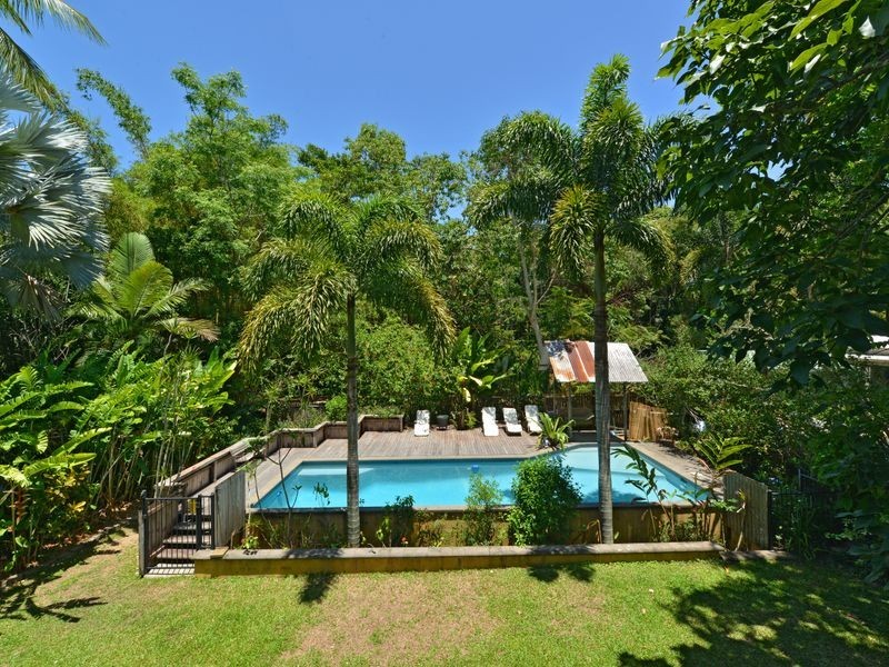 231 Mcmanus Street, Whitfield QLD 4870