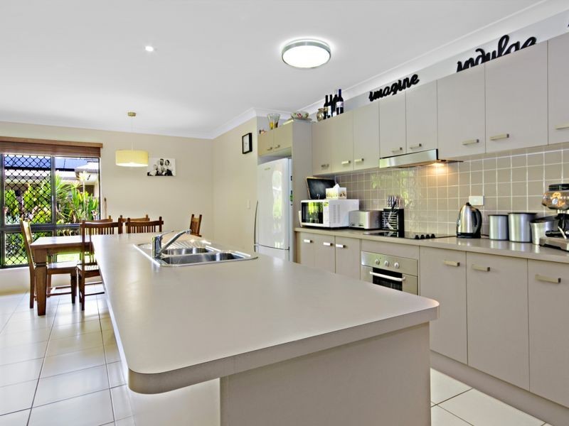 89 Gamburra Drive, Redlynch QLD 4870