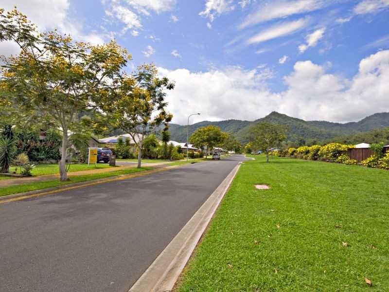 89 Gamburra Drive, Redlynch QLD 4870