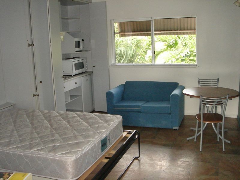 3/4 Chester Court, Manunda QLD 4870