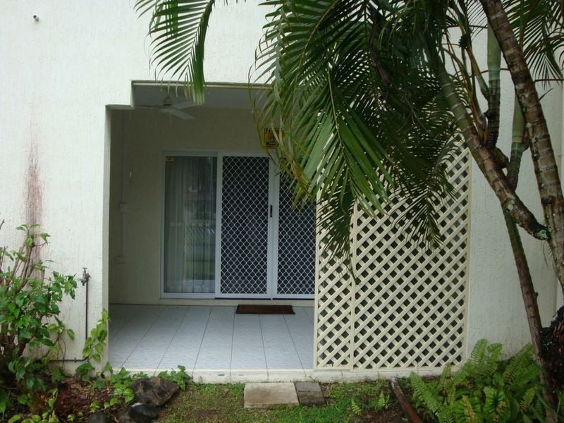 2/15 Grantala Street, Manoora QLD 4870