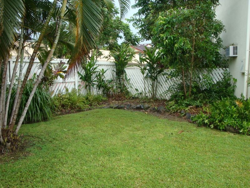 2/15 Grantala Street, Manoora QLD 4870