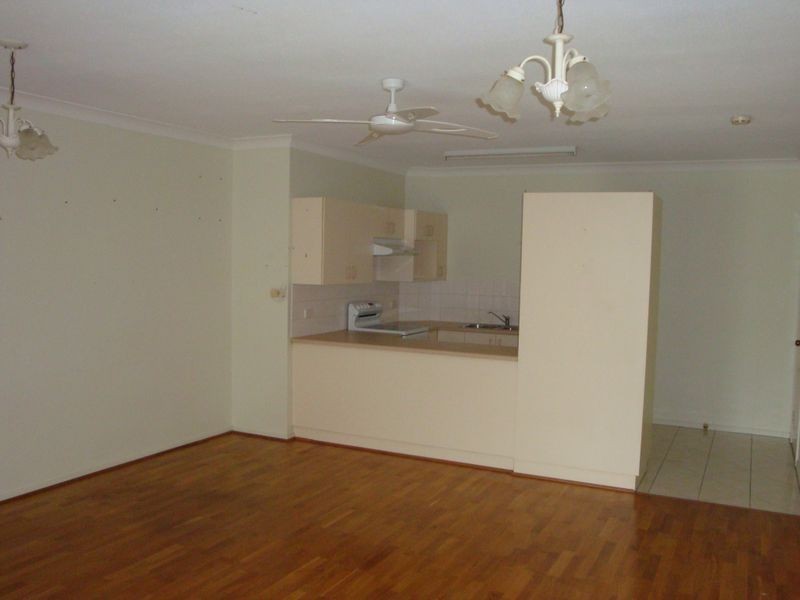 2/15 Grantala Street, Manoora QLD 4870