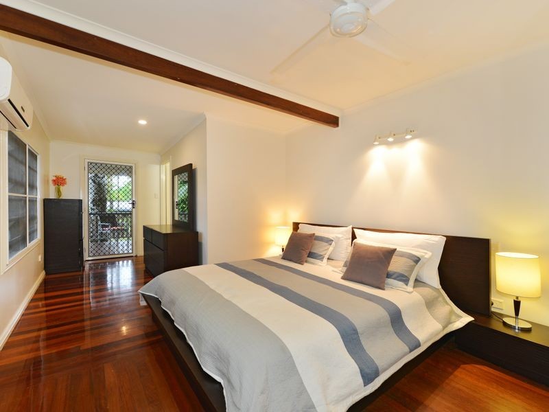 71 Hillview Crescent, Whitfield QLD 4870