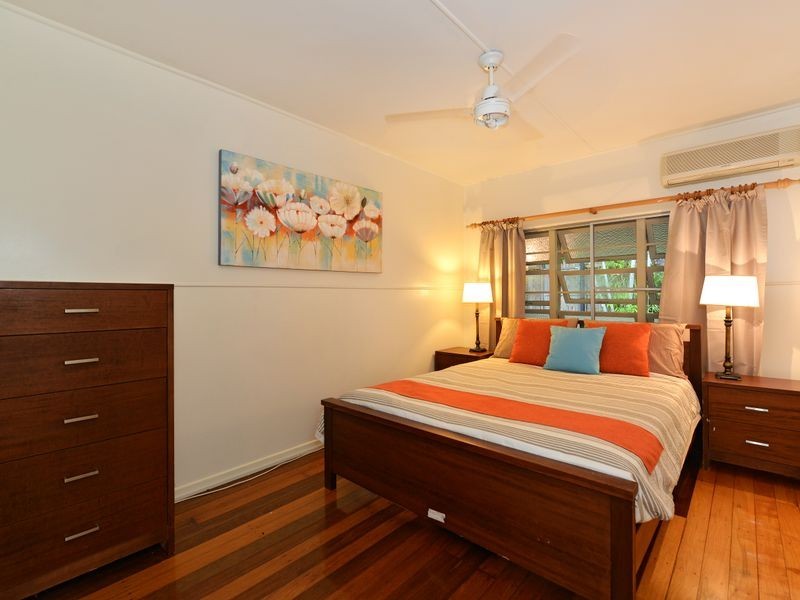 71 Hillview Crescent, Whitfield QLD 4870