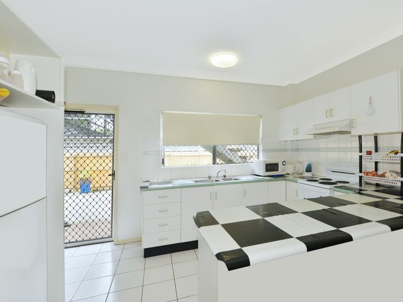 4/12 Mayers Street, Manunda QLD 4870