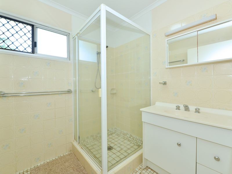 5 Bott Street, Whitfield QLD 4870