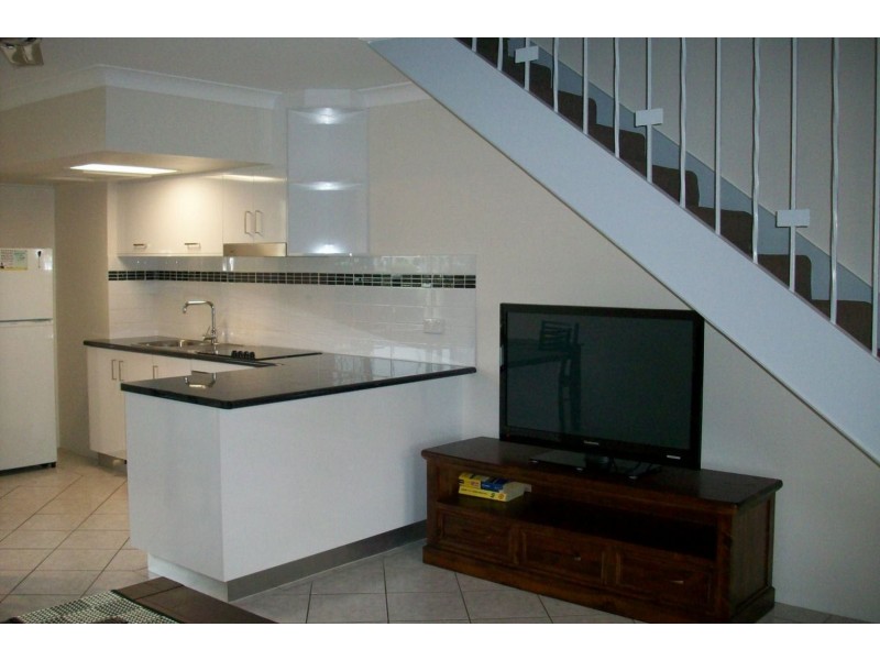 2/350-352 Sheridan Street, Cairns North QLD 4870