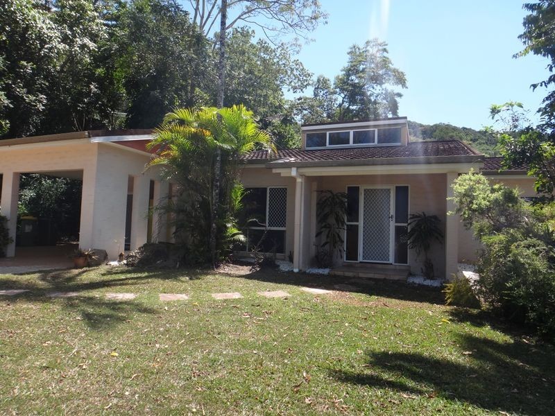 4 Fay Close, Brinsmead QLD 4870