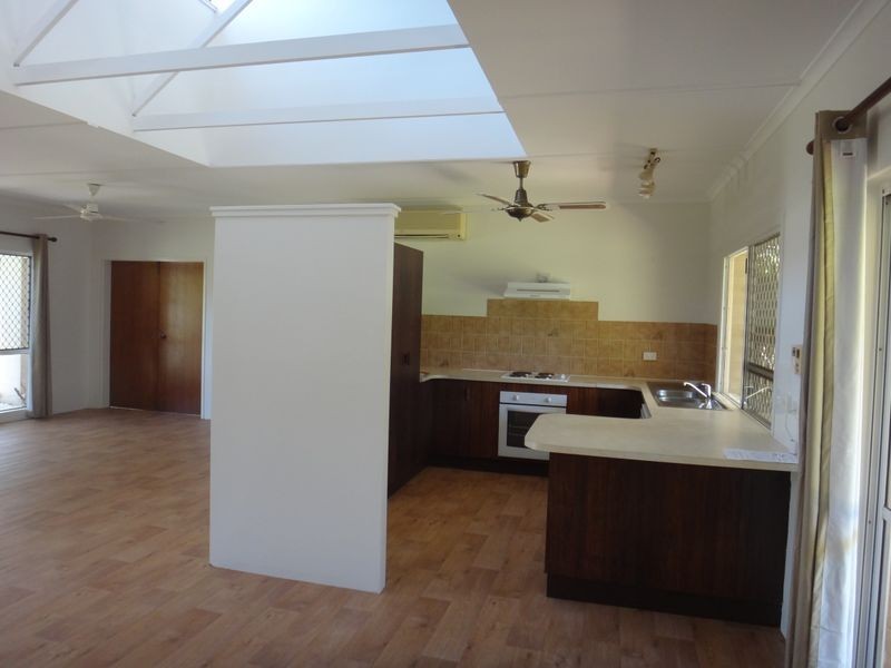 4 Fay Close, Brinsmead QLD 4870