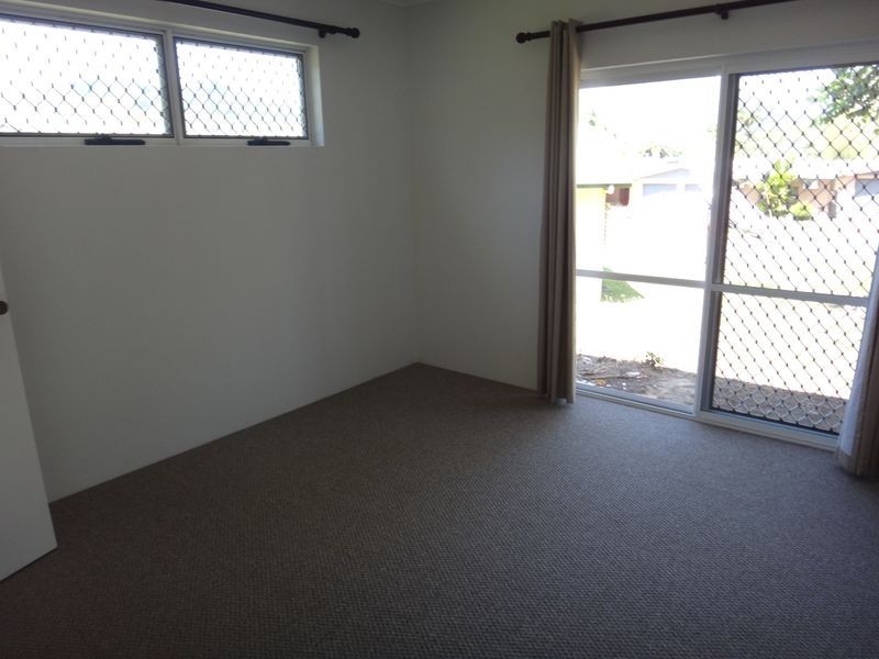 4 Fay Close, Brinsmead QLD 4870
