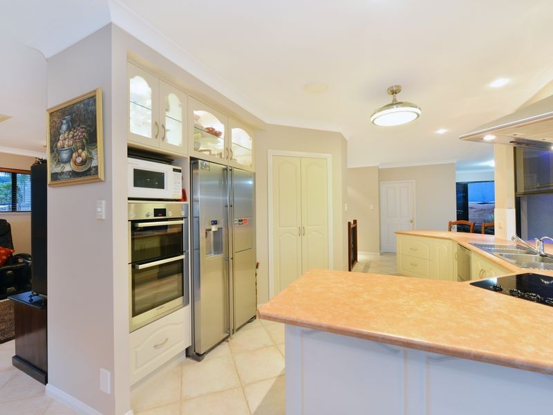 8 Robin Close, Bayview Heights QLD 4868