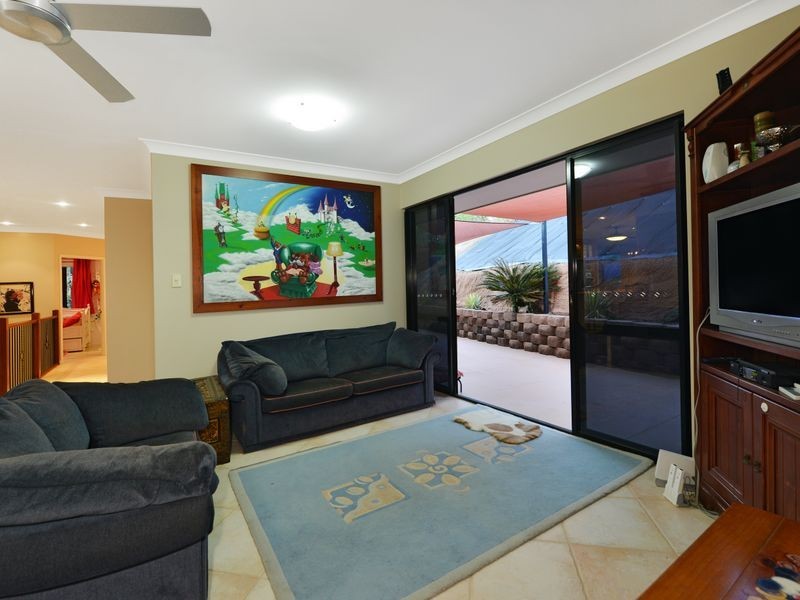 8 Robin Close, Bayview Heights QLD 4868