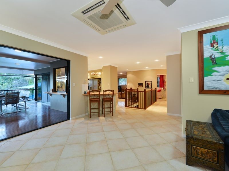8 Robin Close, Bayview Heights QLD 4868