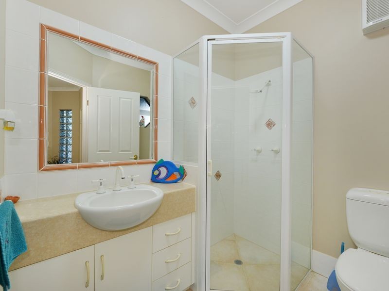 8 Robin Close, Bayview Heights QLD 4868