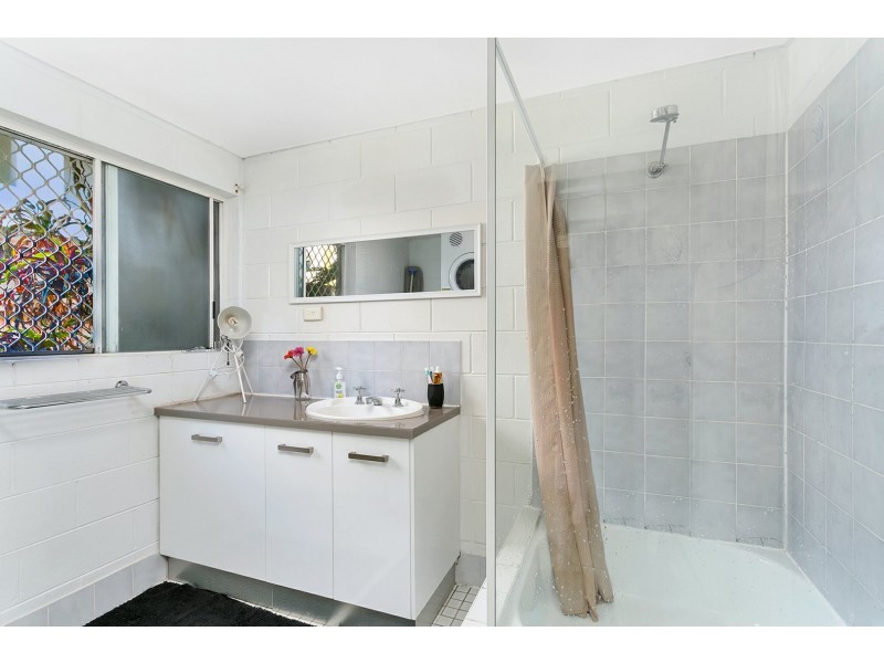 4/52 Pease Street, Manoora QLD 4870