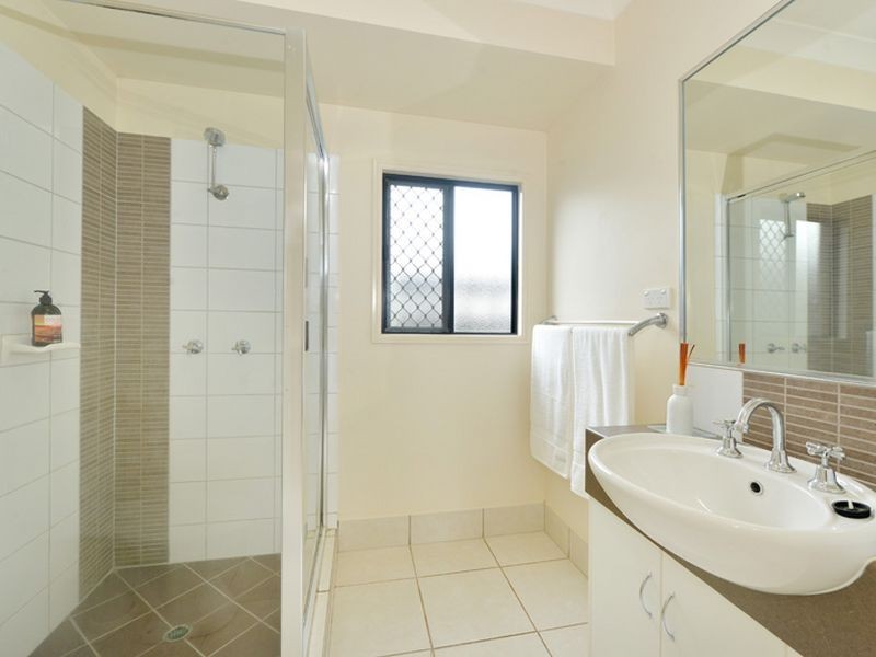 12 Norfolk Circuit, Redlynch QLD 4870