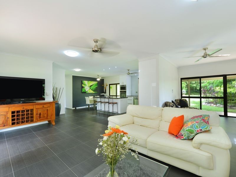 52 Hobson Drive, Brinsmead QLD 4870