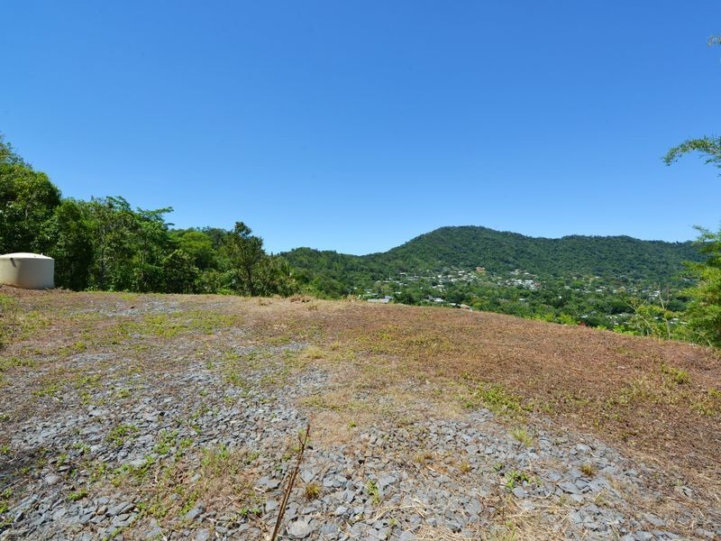 10 Panoramic Place, Whitfield QLD 4870