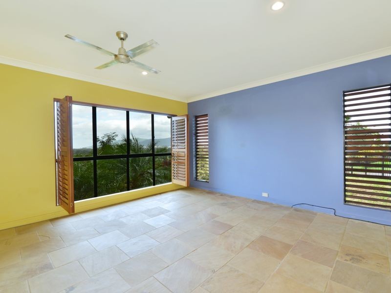 10 Strutton Place, Mooroobool QLD 4870