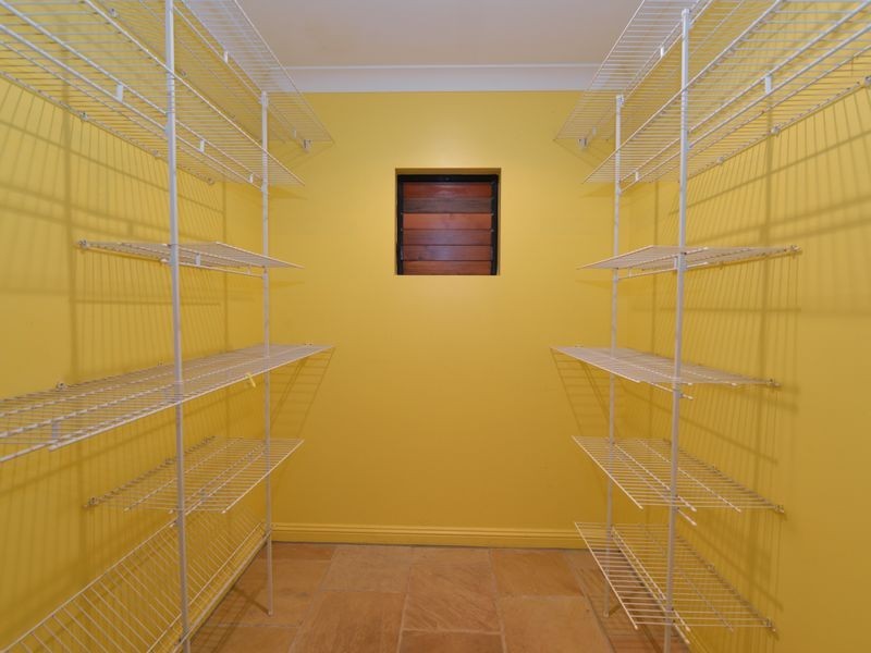 10 Strutton Place, Mooroobool QLD 4870