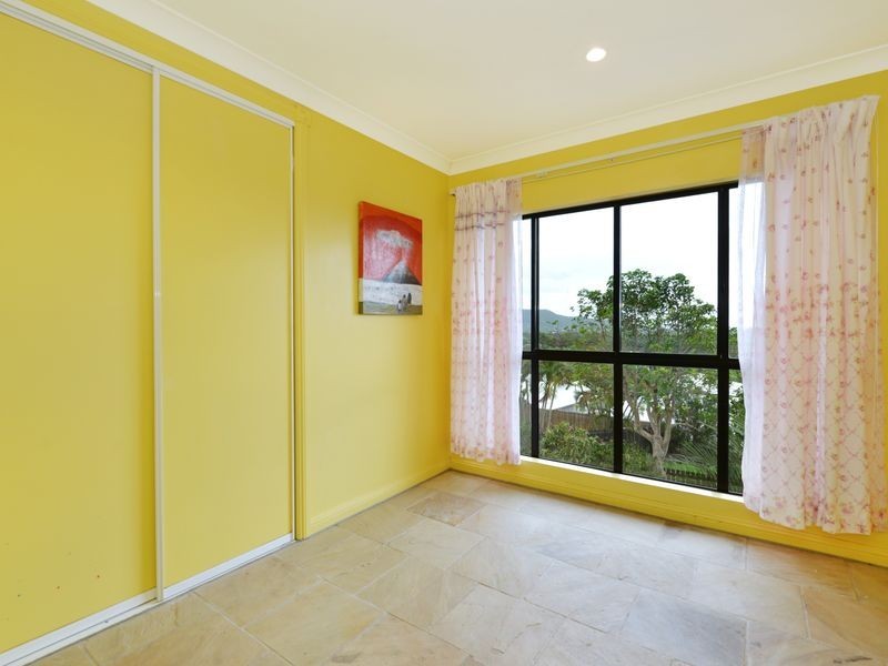 10 Strutton Place, Mooroobool QLD 4870