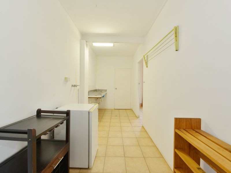 10 Strutton Place, Mooroobool QLD 4870