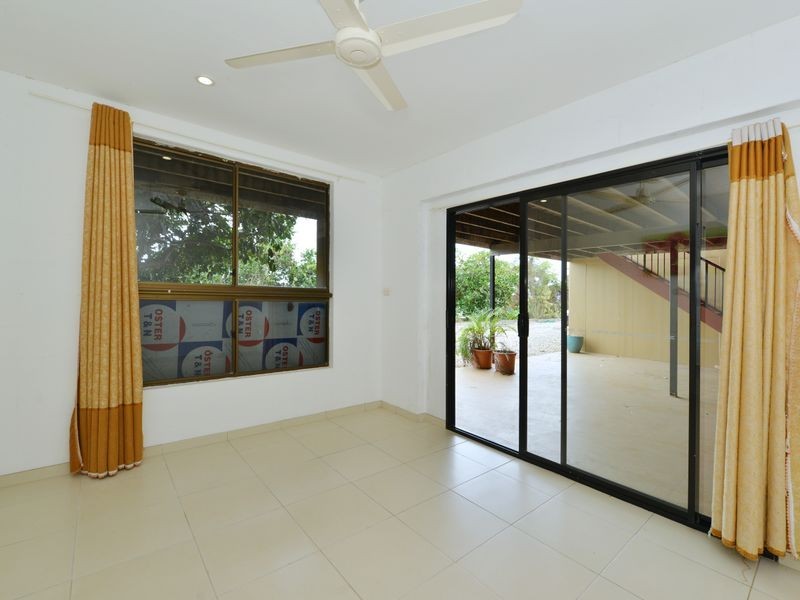 10 Strutton Place, Mooroobool QLD 4870