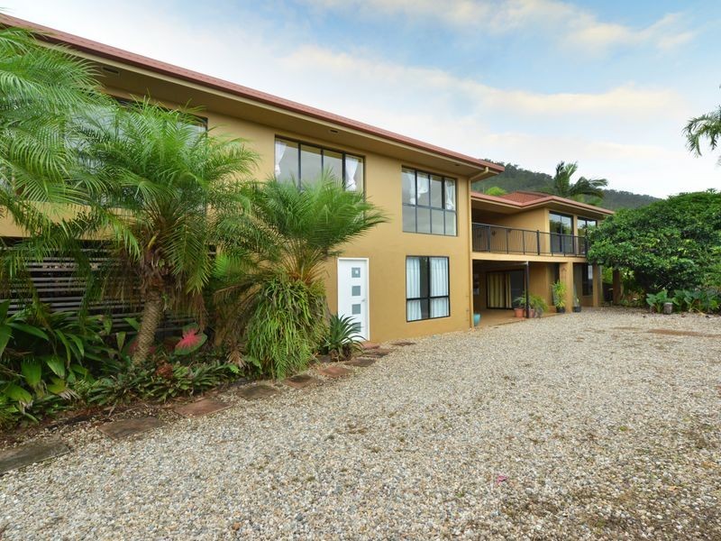 10 Strutton Place, Mooroobool QLD 4870