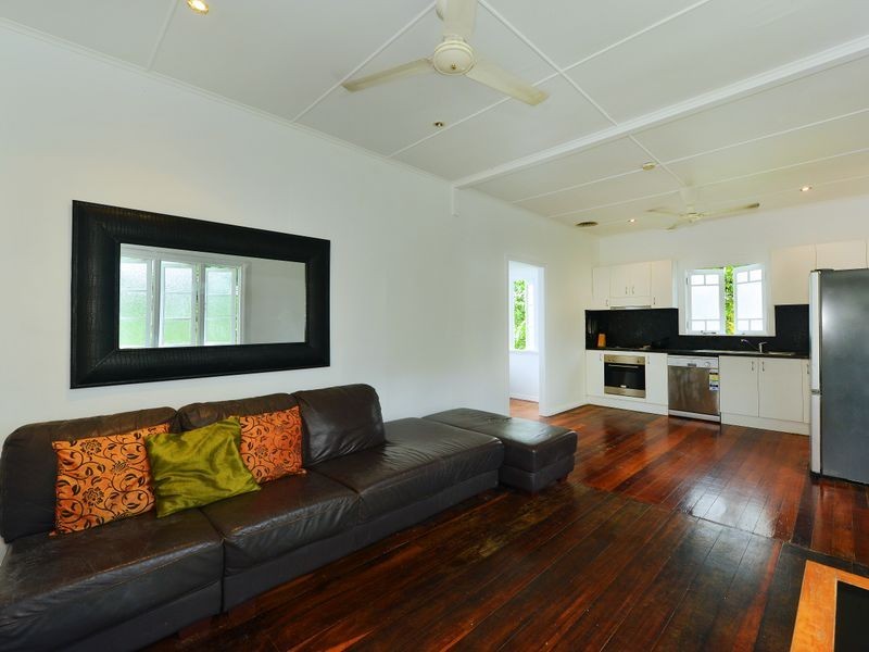 19 Keirle Avenue, Whitfield QLD 4870