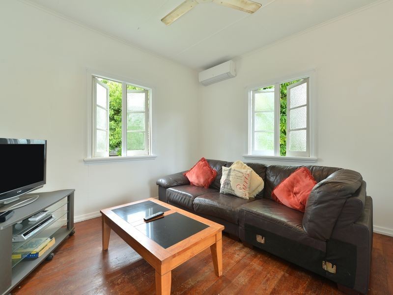 19 Keirle Avenue, Whitfield QLD 4870